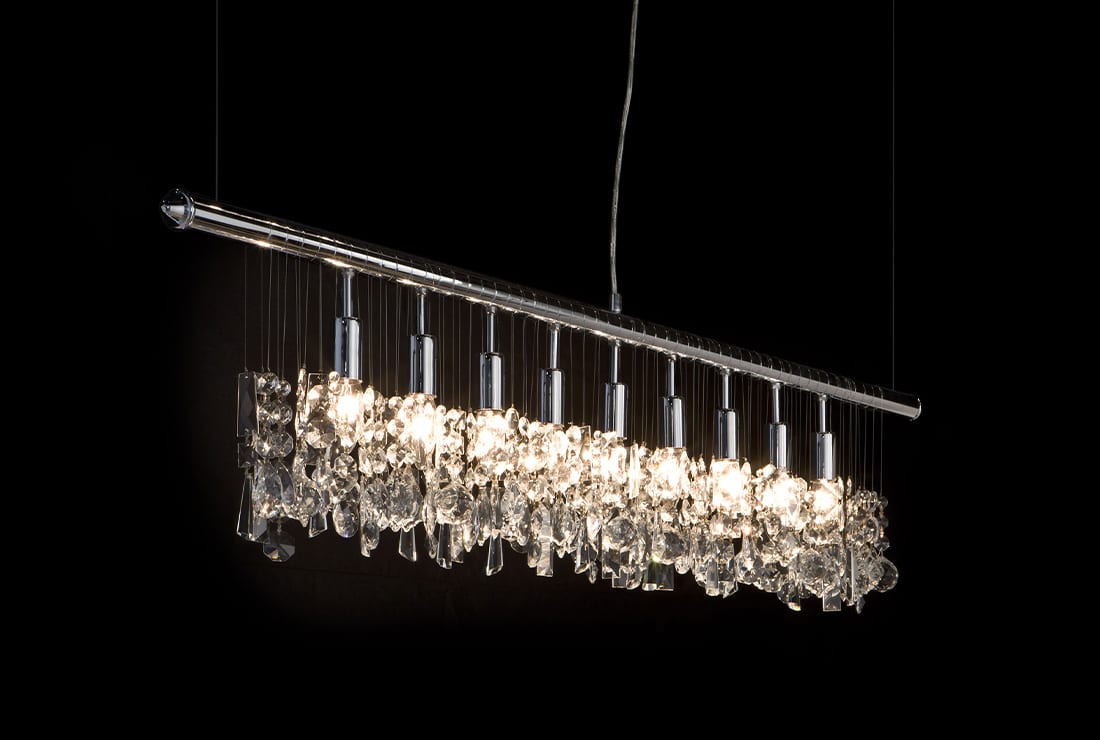 2004World&#39;s first proposal to coordinate chandeliers in the kitchen.With the launch of the best-selling &quot;Klunker&quot; lighting, which continues to this day, the company began offering full-scale proposals for kitchens and interiors at the same time.