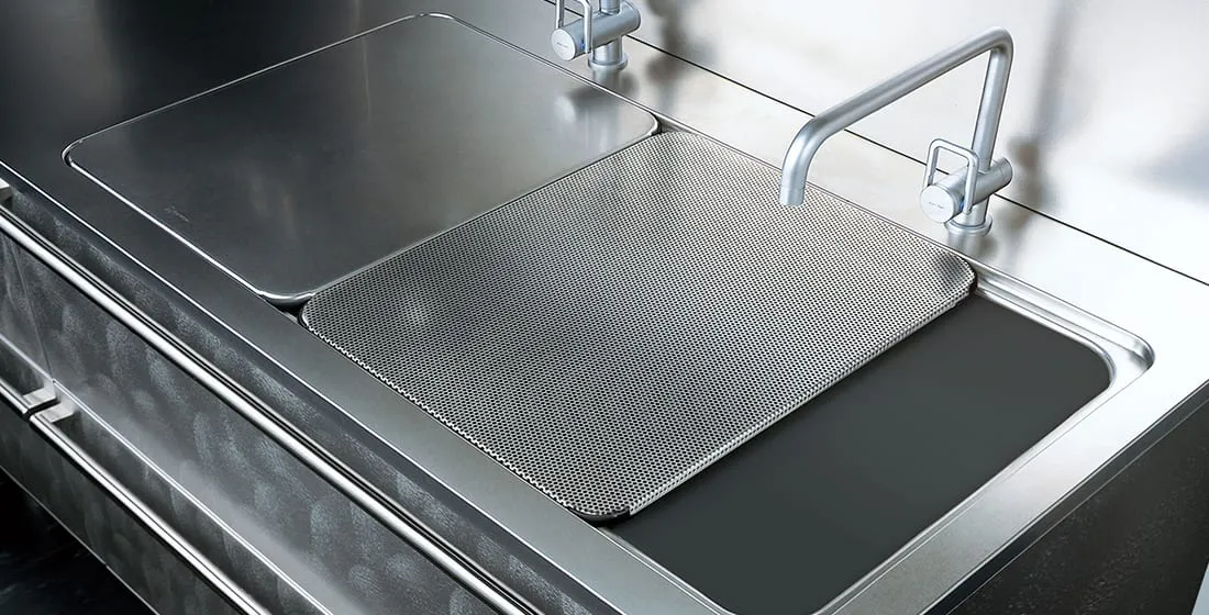 3つのプレートがワークスペースをワイドに広げる