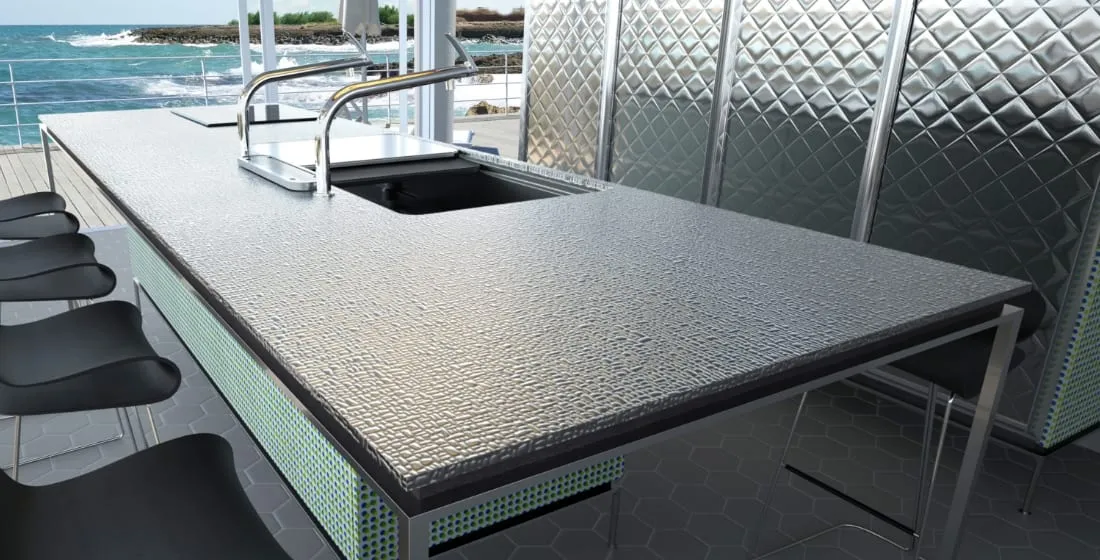 永く美しさをキープできるステンレストップ