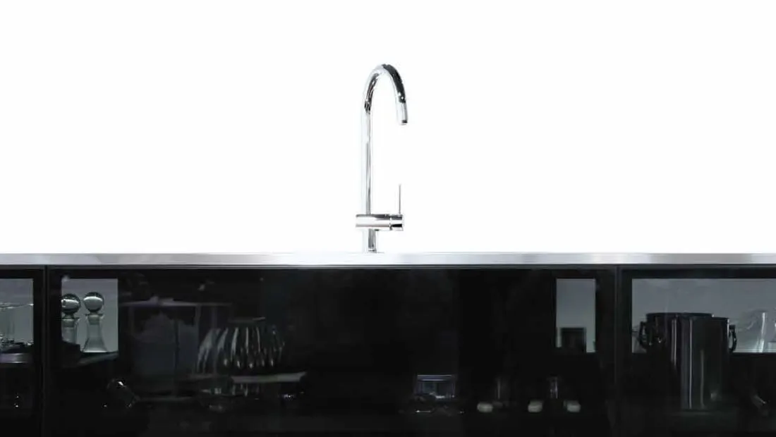 曲線が美しいシンプルなデザイン「J｜ジェイ」