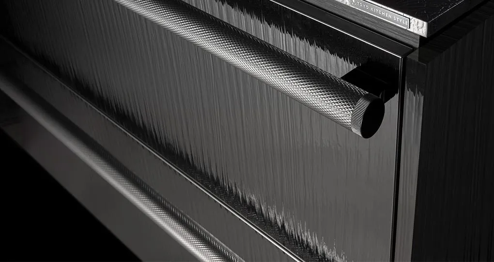 スプラッシュブラック