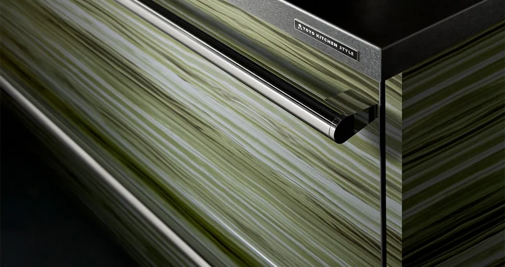 メタリックウッド