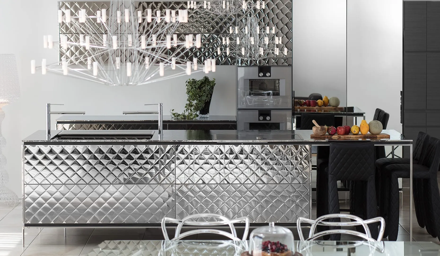 鏡を真ん中に暮らす、新しい住空間