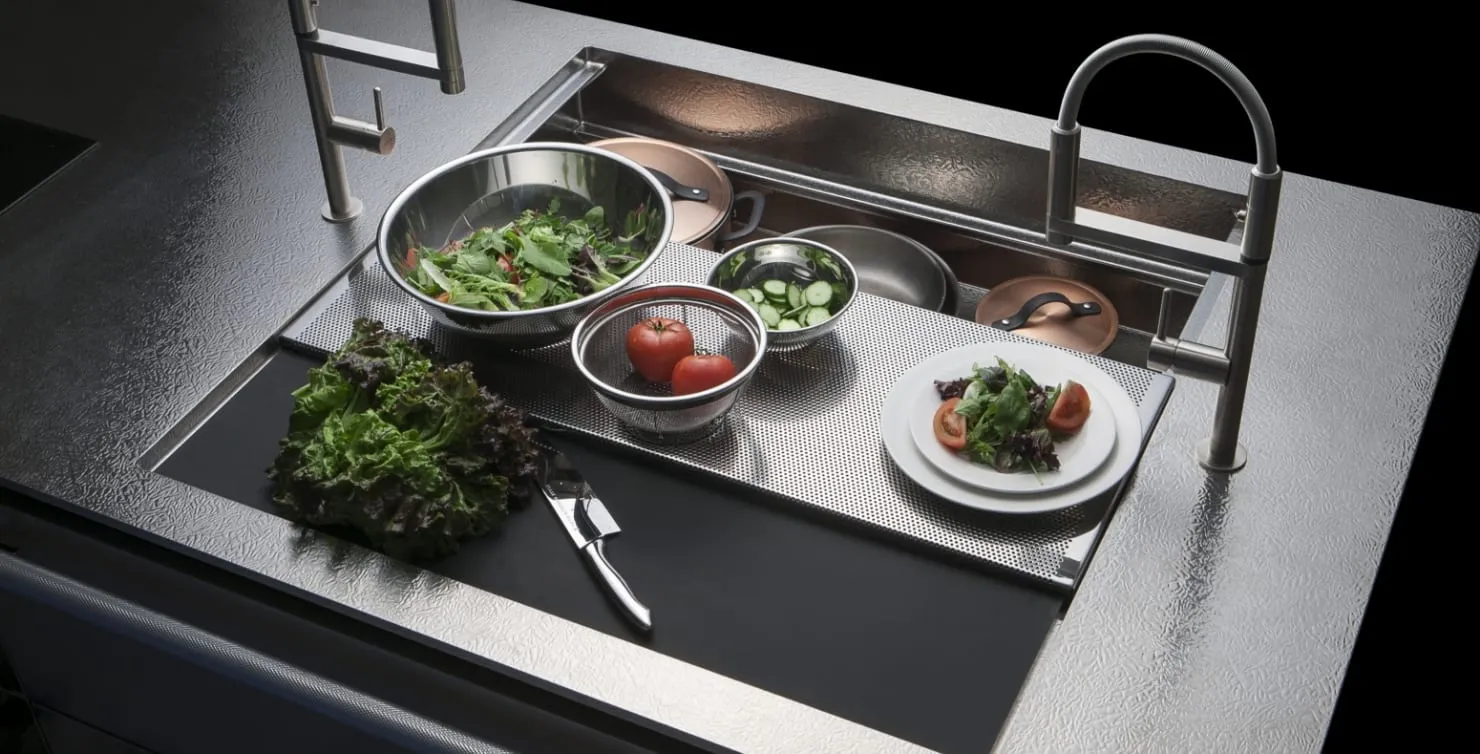 マルチプレートとまな板を標準装備