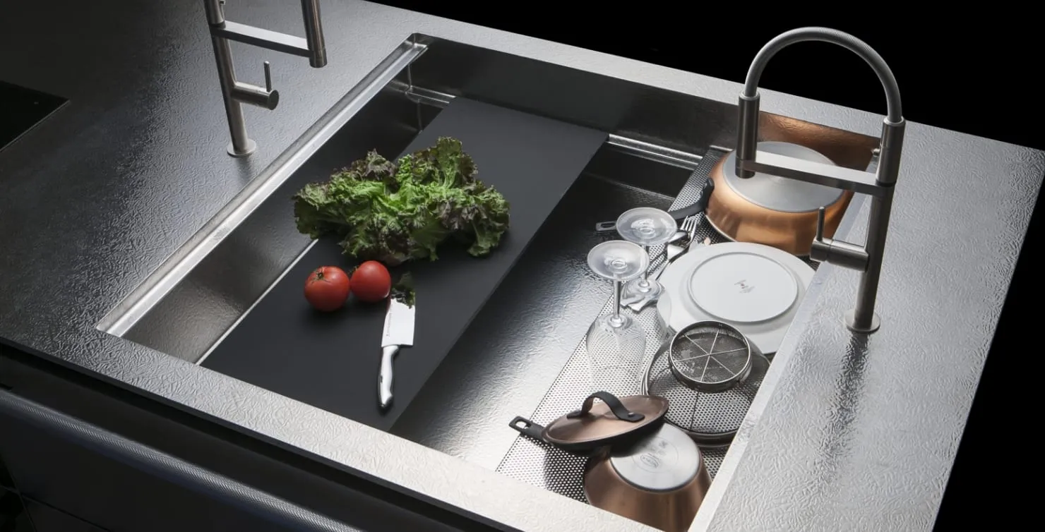 マルチプレートとまな板を標準装備