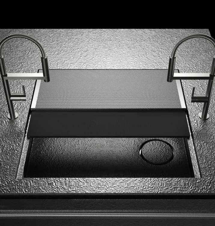 まな板と、水切りもできるマルチプレートが標準装備