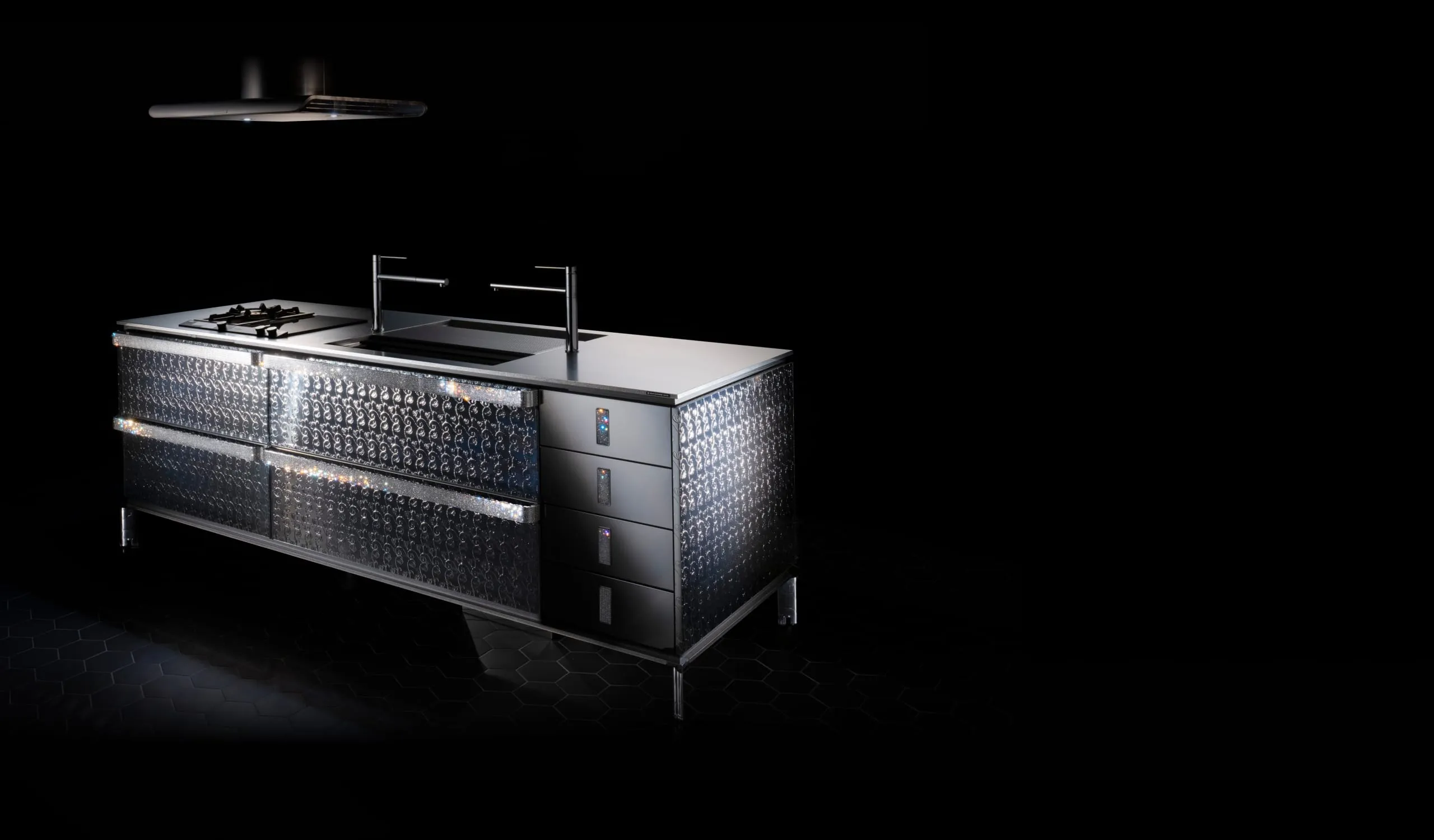 Story of Crystal Jewelry-like sparkle makes everyday life special