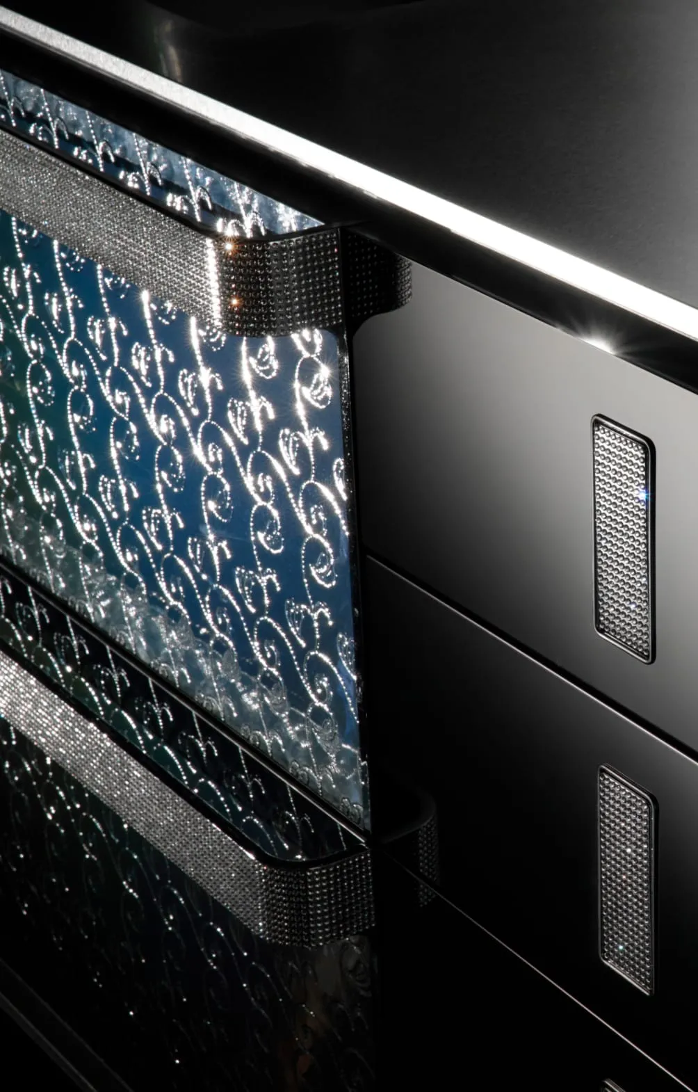 Material Iridescent crystal