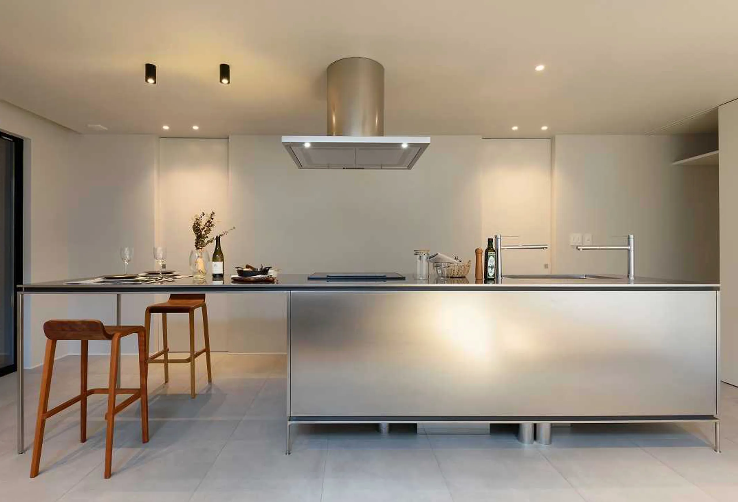 トーヨーキッチンスタイルのステンレス製アイランドキッチン実例｜石川県K様邸