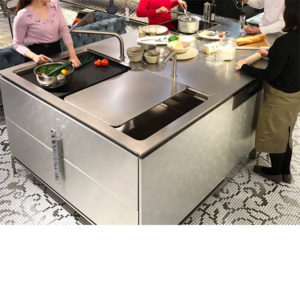 ダイナミックに料理を楽しむ、C-LAND in福岡