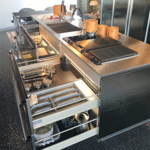 魅力のキッチン収納をお見せします in 名古屋