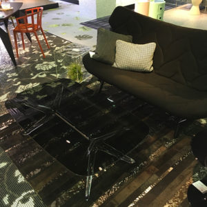 Kartell ガラストップのテーブルが展示入荷しました in名古屋