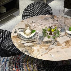 【Kartell グロッシー】セラミックトップテーブル | 人気の理由を紹介！