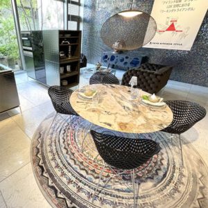 待望の再入荷！Kartellテーブル「グロッシーラウンド128」