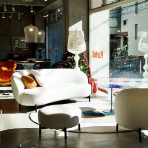 《新商品展示開始》カルテル東京リニューアル&クリスマスディスプレイ