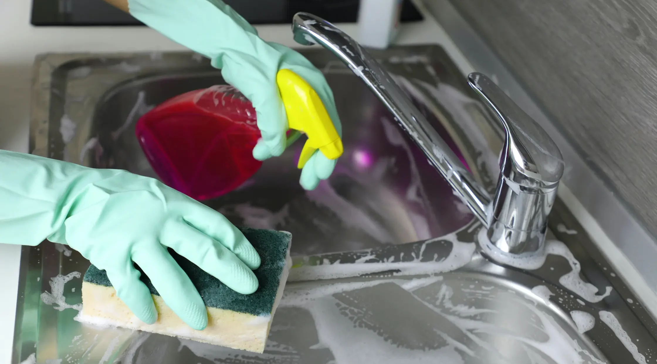 ステンレスキッチンの錆を落とす5つの方法