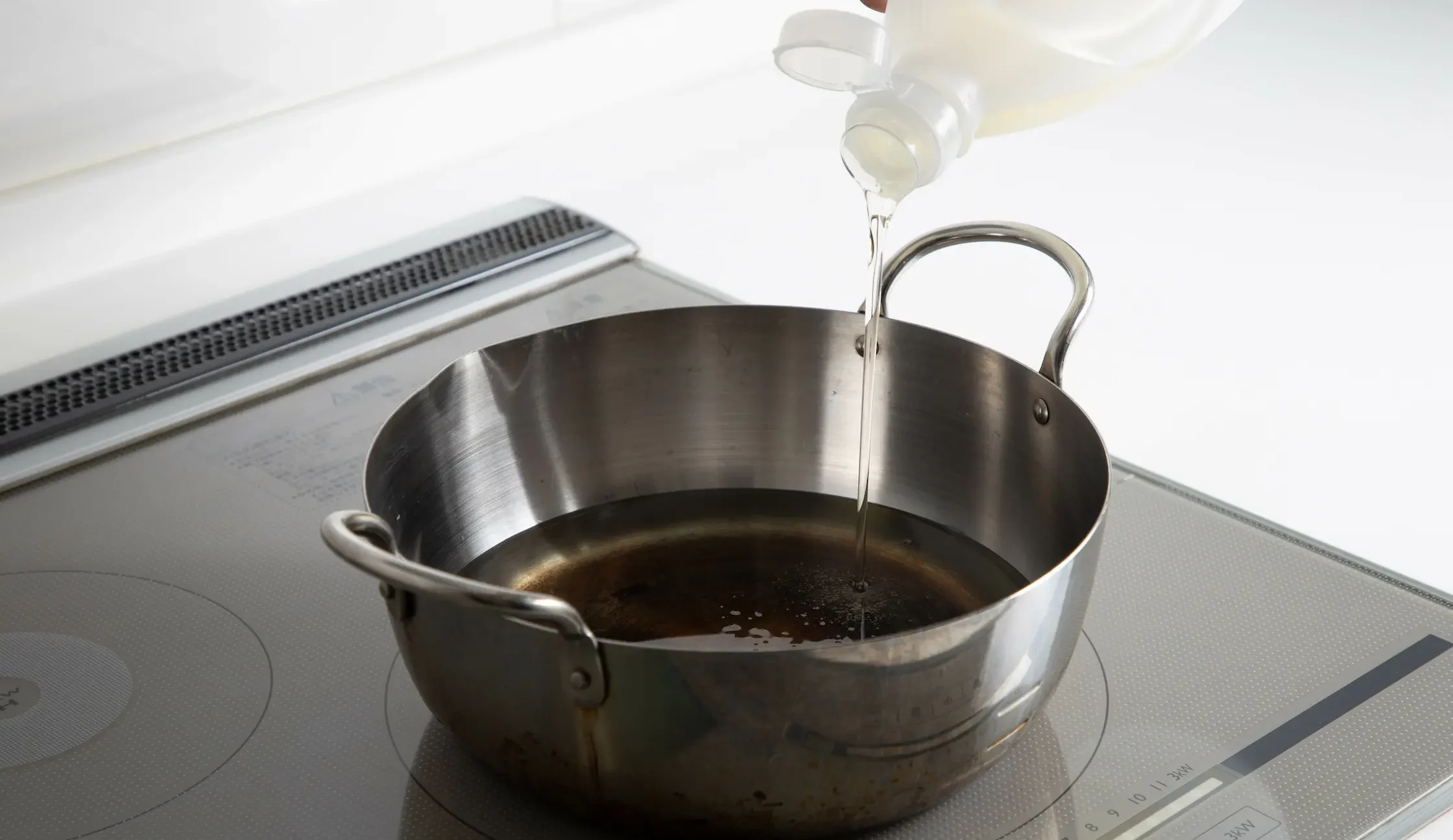 キッチンでの油はね対策
