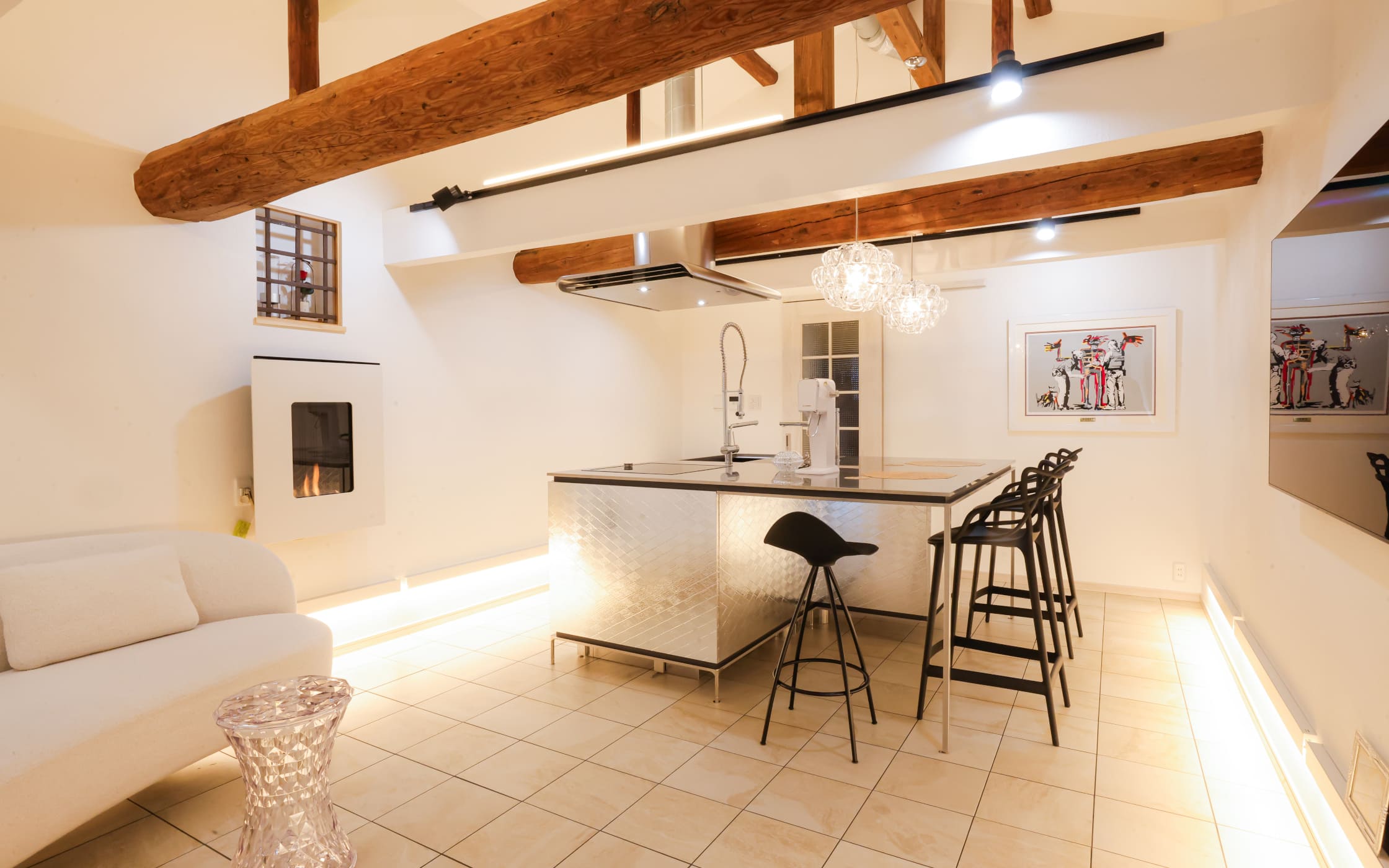 古き美とモダンが調和する、家族の物語がはじまる住まい