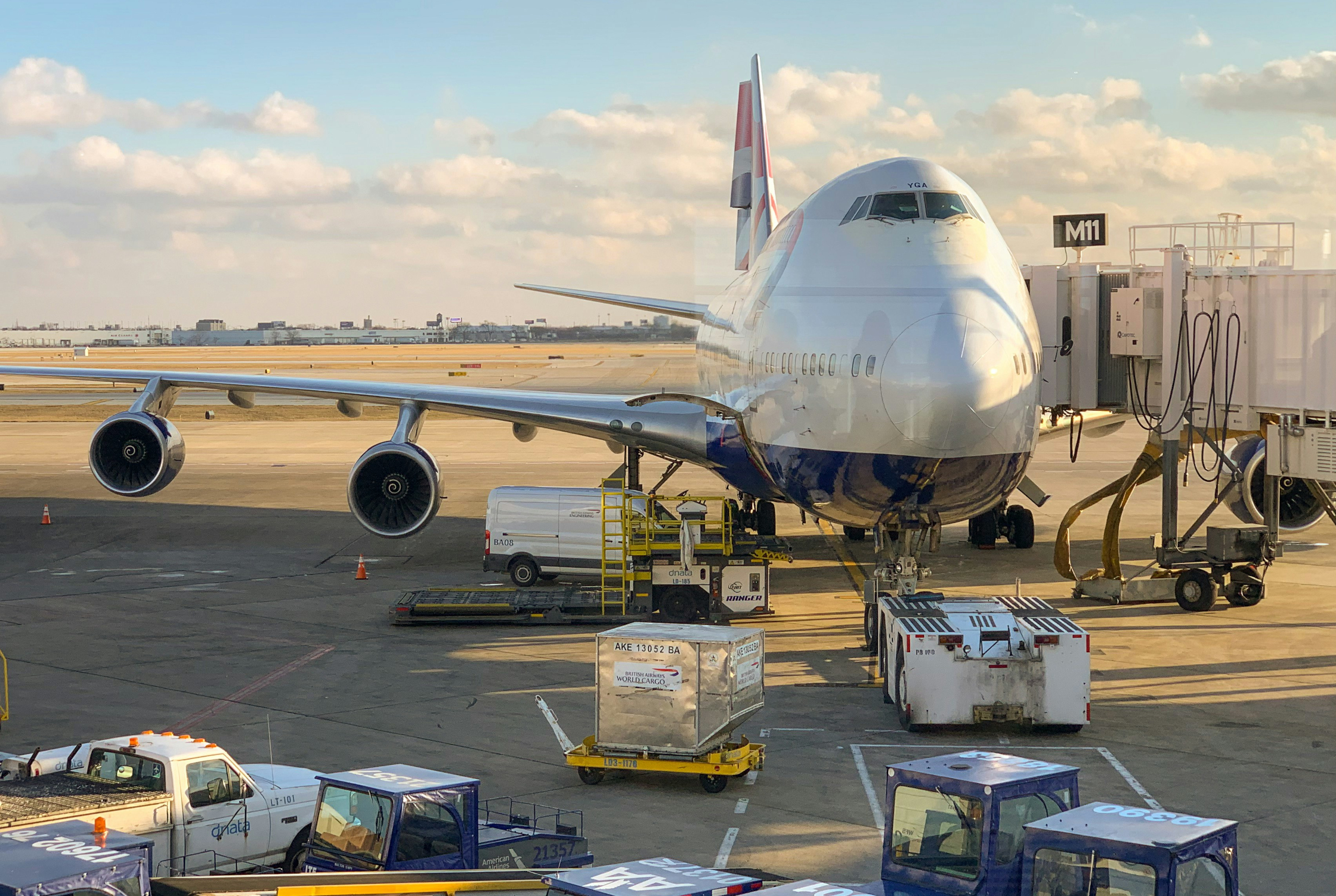 SICISモザイクタイルを最短でお届けする「空輸サービス」