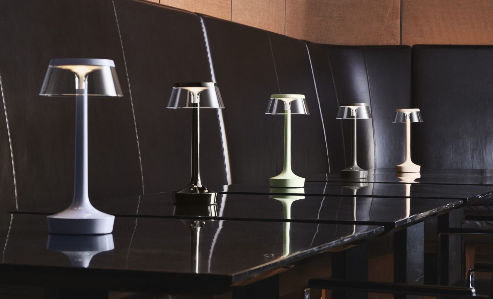 スタルクが手がけるポータブル照明 FLOS「ボンジュール アンプラグド」 新エディション登場