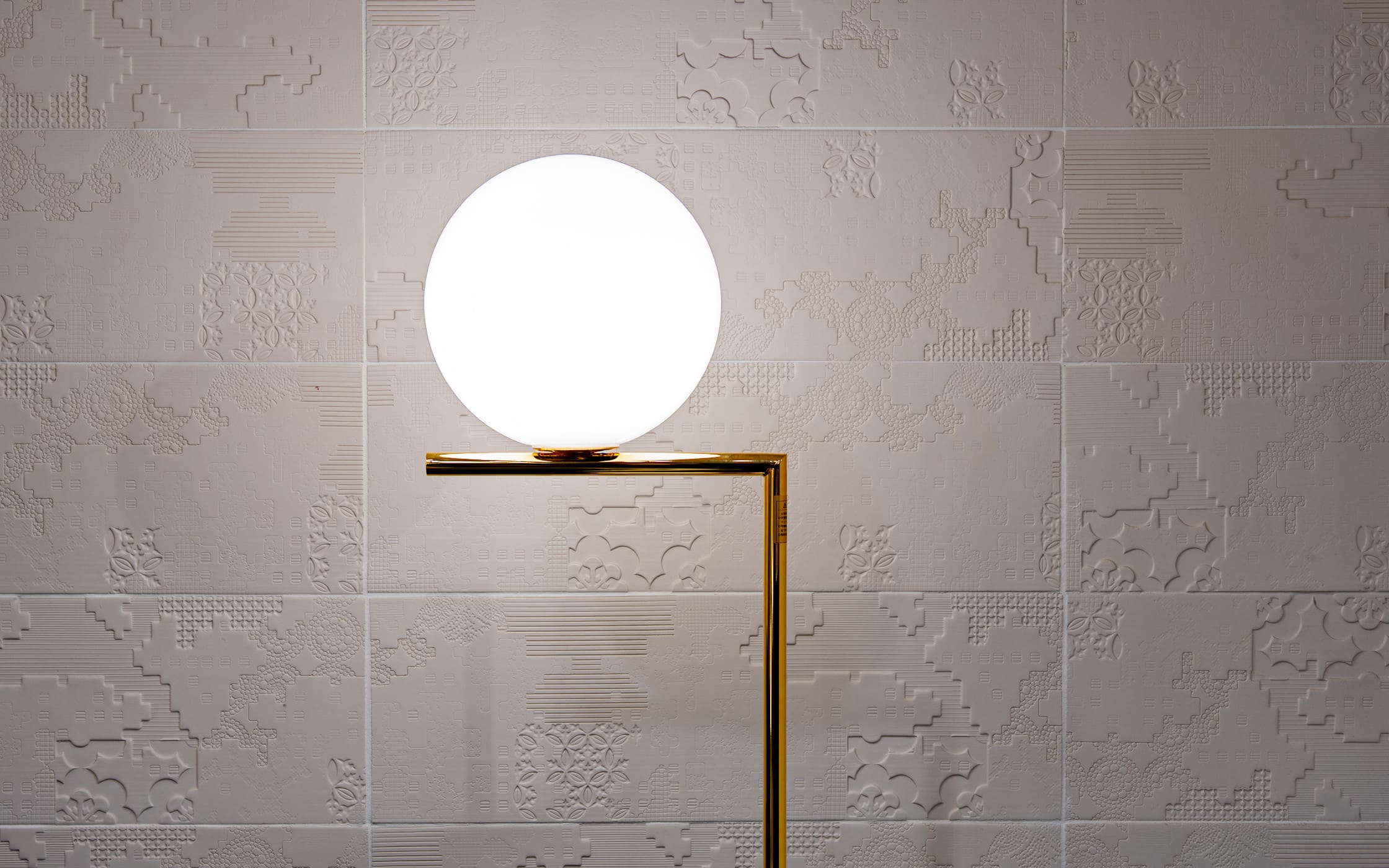 世界限定2024台、24Kゴールドの輝きを纏う特別なアイシーライツ