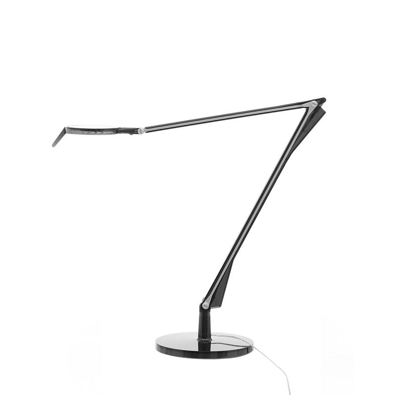 照明：アラジンTEC（Kartell）