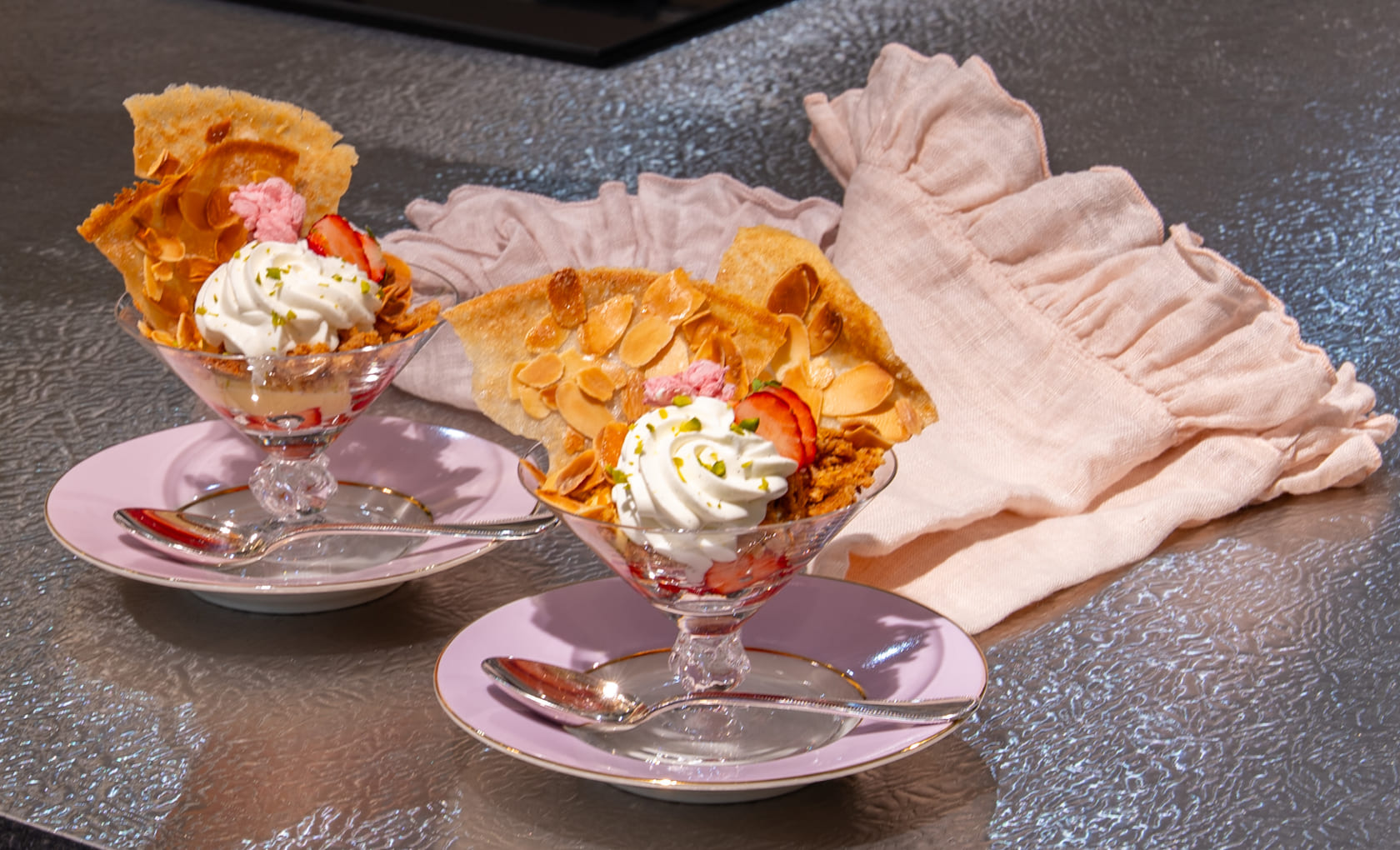 【人気お菓子教室レシピ】いちごとクリームのグラスデザート