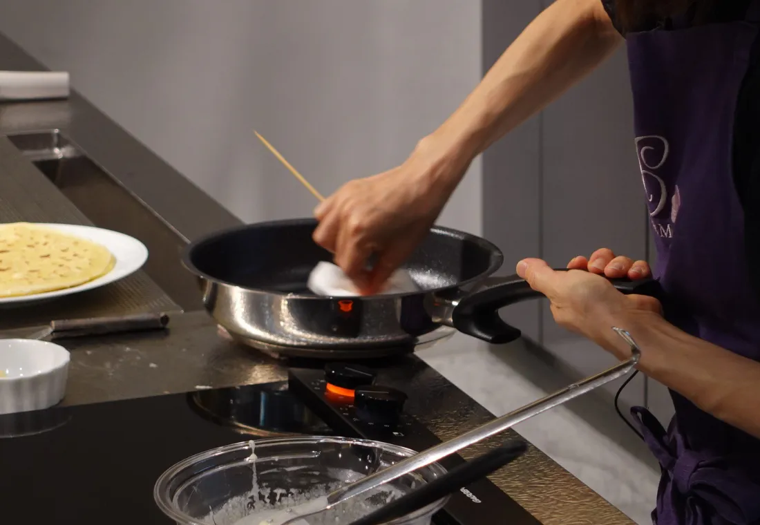 生地を焼く、フライパンを温める